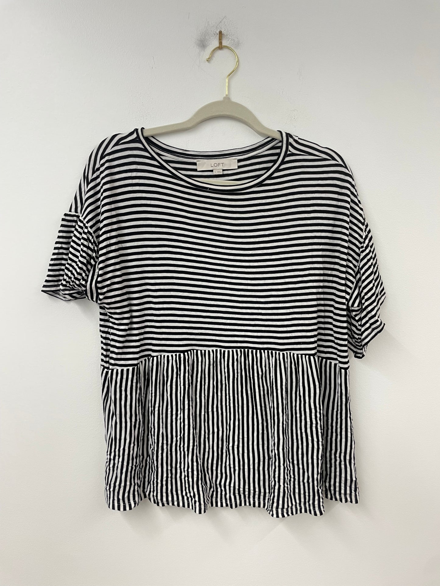Loft short sleeve top Size S / EUC