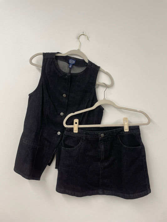 Scoop vest and skirt set Size S / NWT