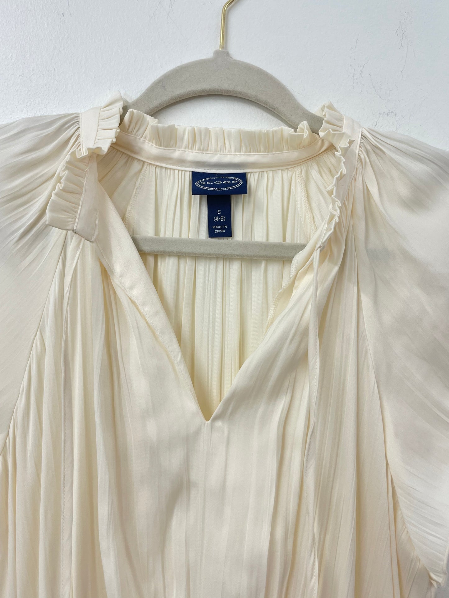 Scoop mini ruffle dress Size S / EUC