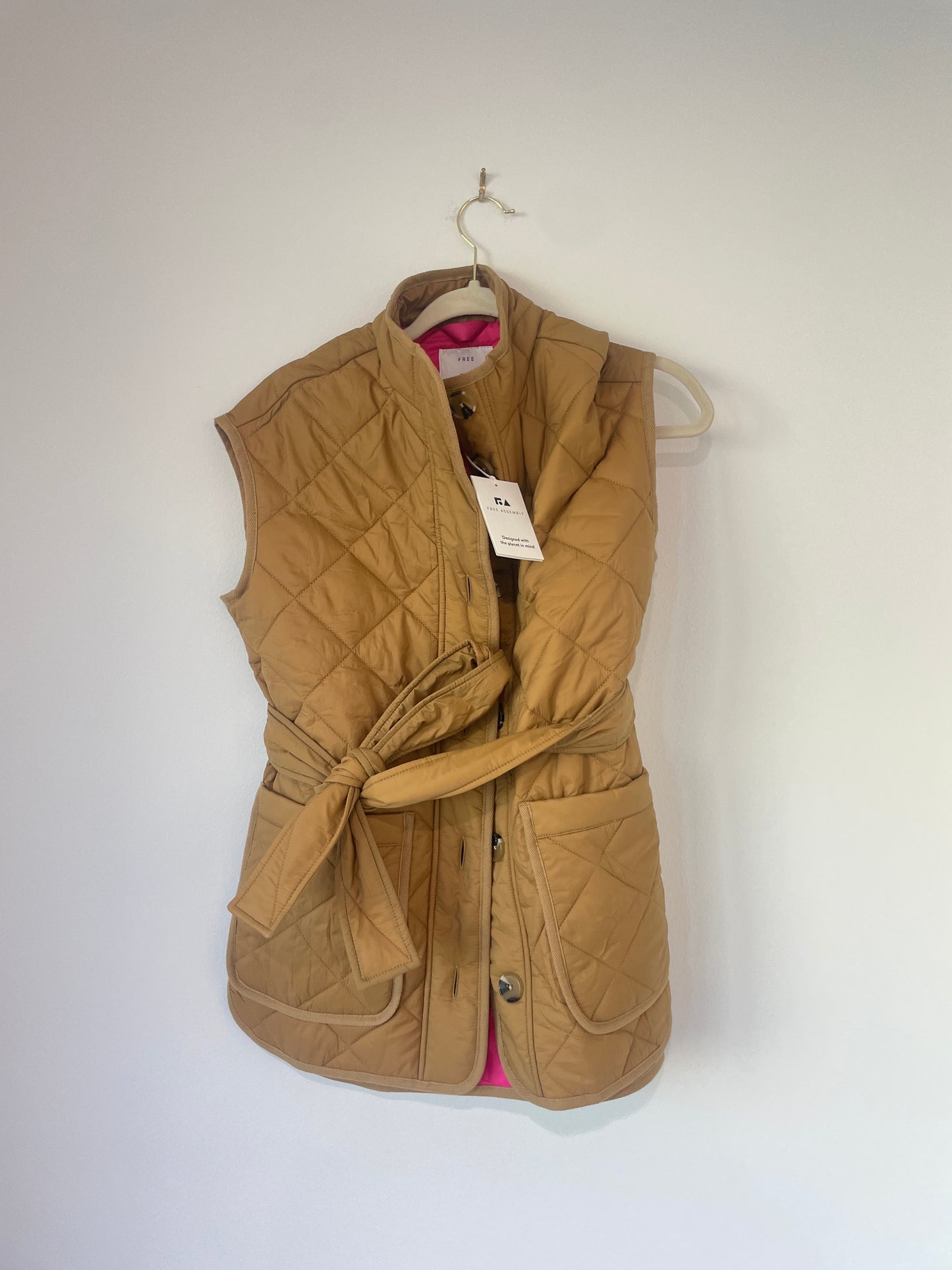 Free Assembly quilted puffer vest Size XS / NWT