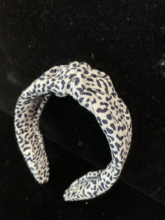 Canva knotted headband