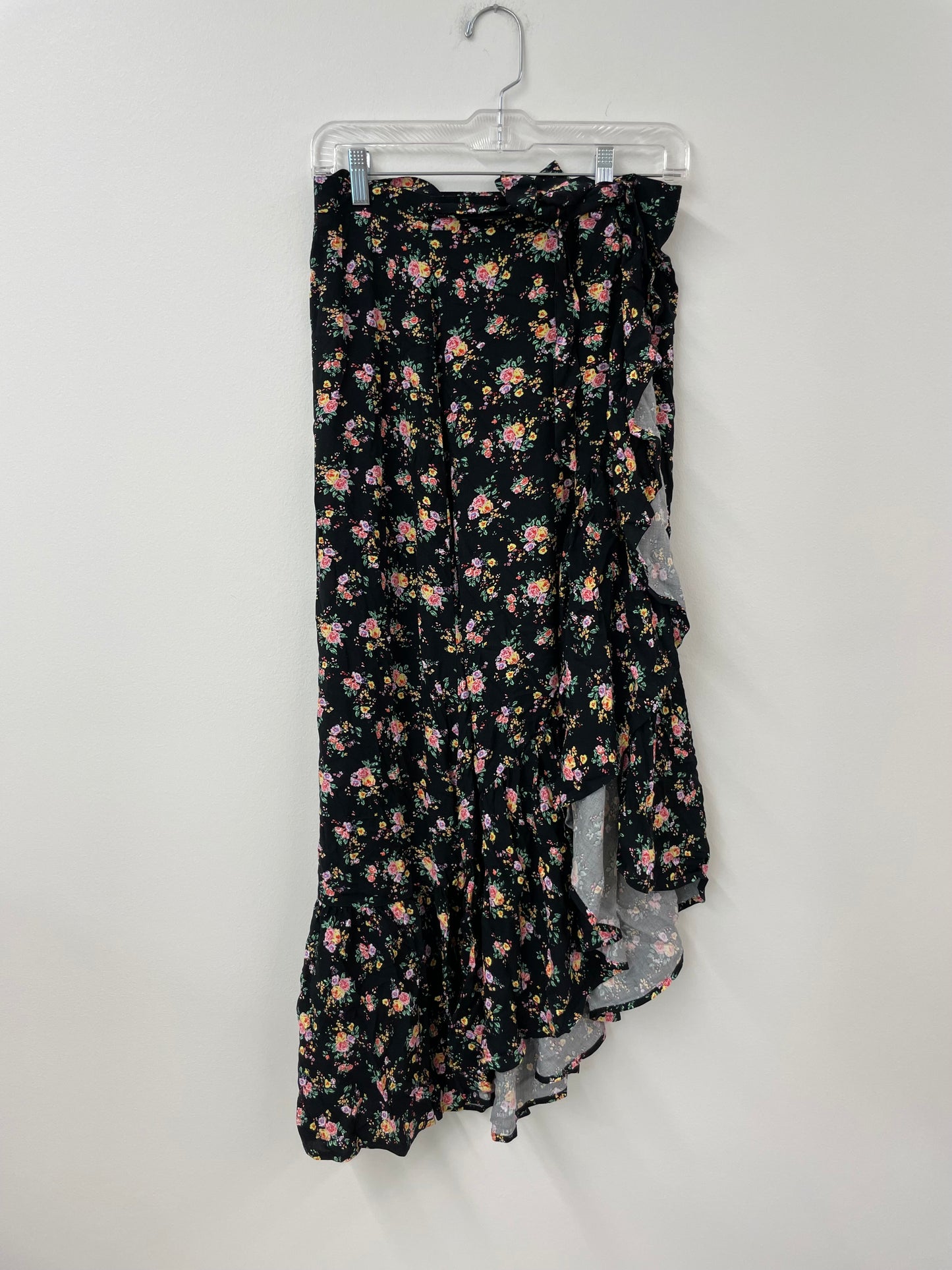 No Boundaries high waisted tie skirt/crop top set Size M / NWT
