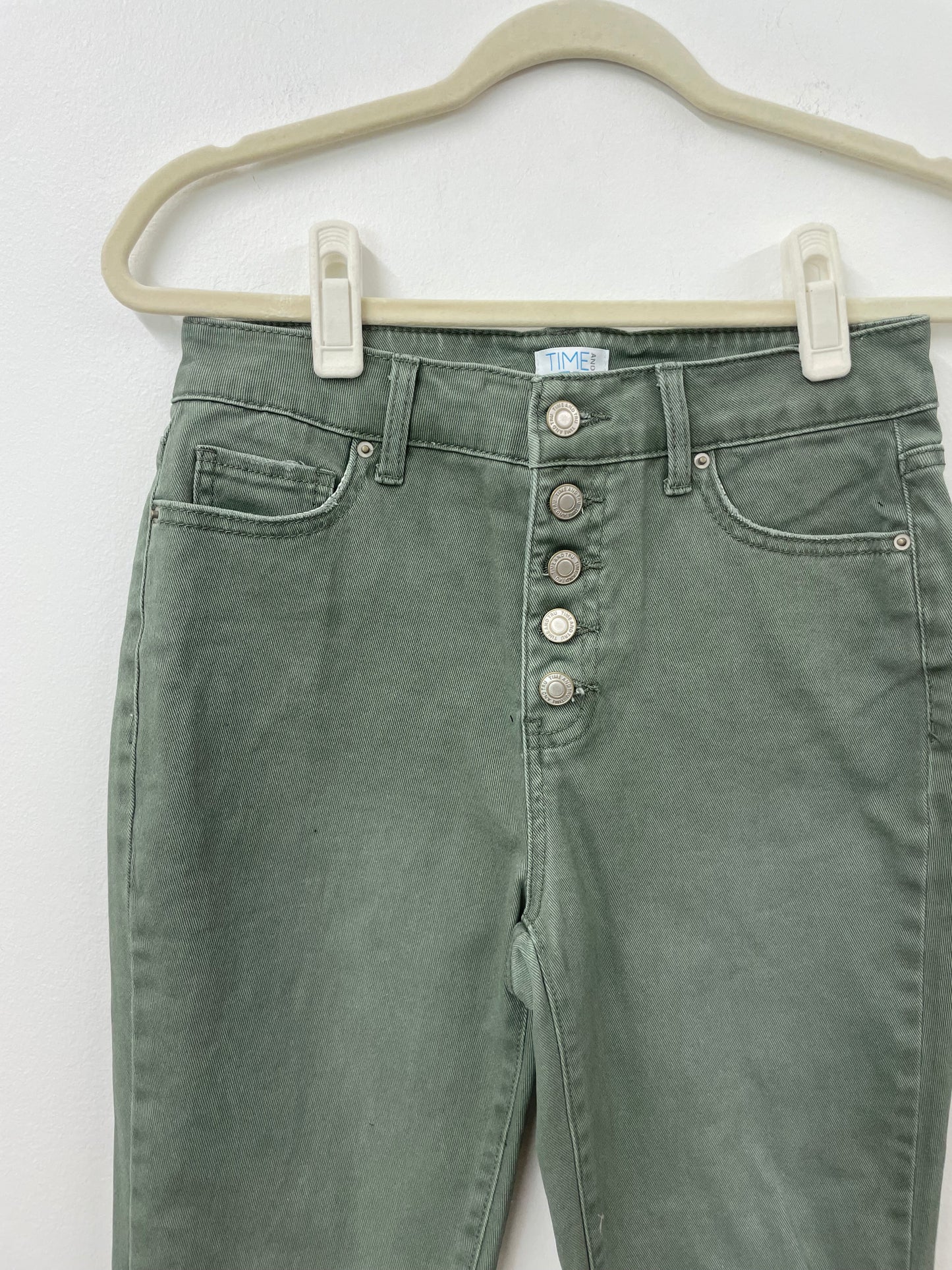 Time and Tru crop pant Size 4 / EUC