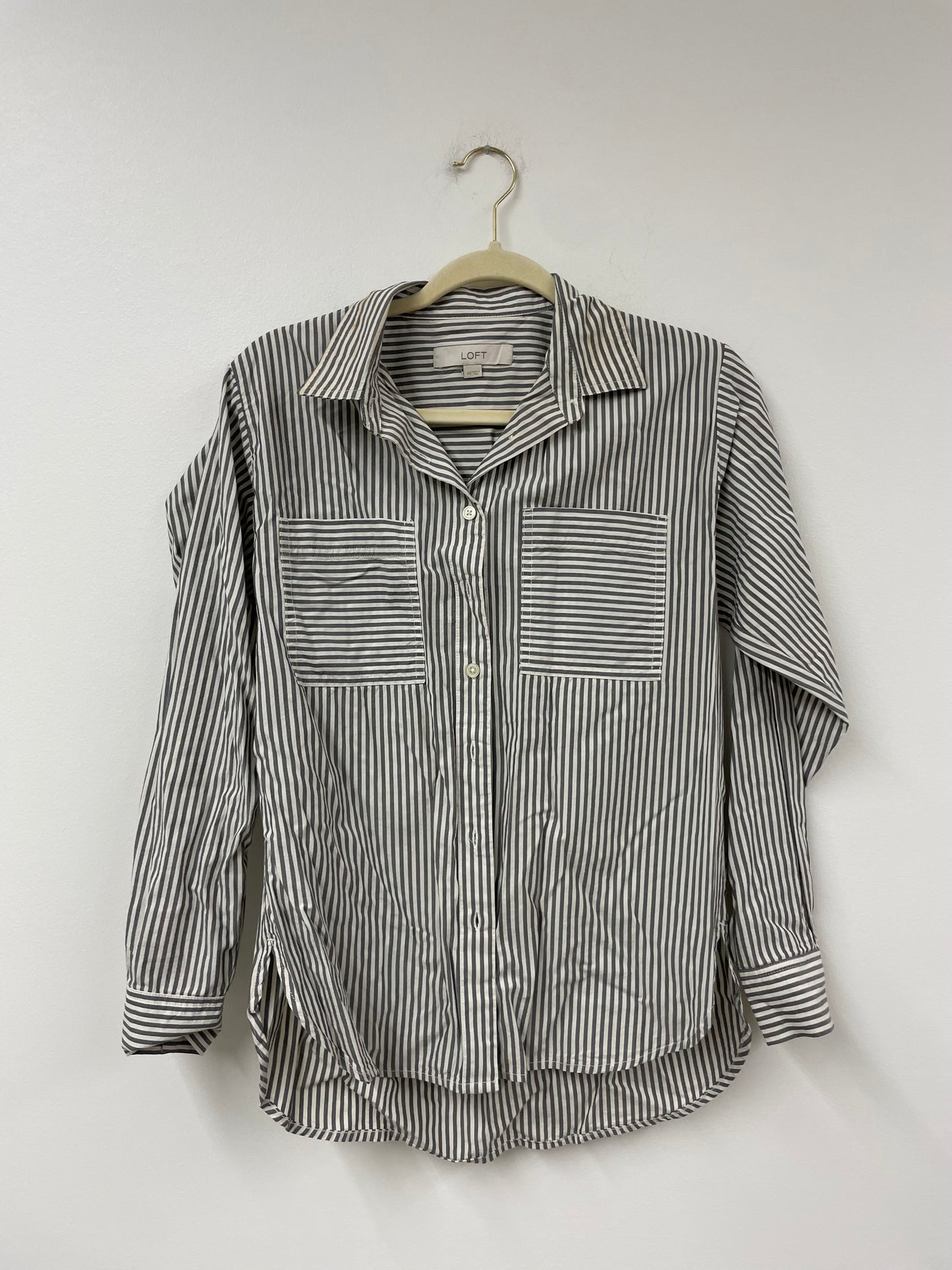 Ann Taylor button up blouse Size S / GUC
