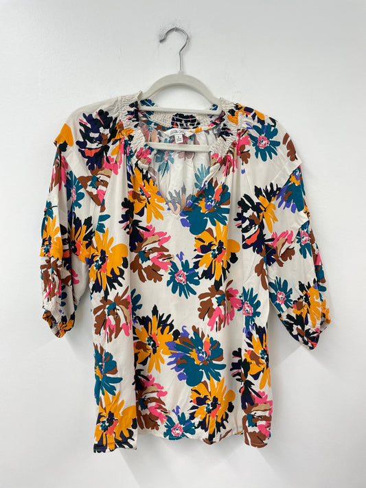 Pioneer Woman v-neck tiered sleeve blouse Size S / EUC