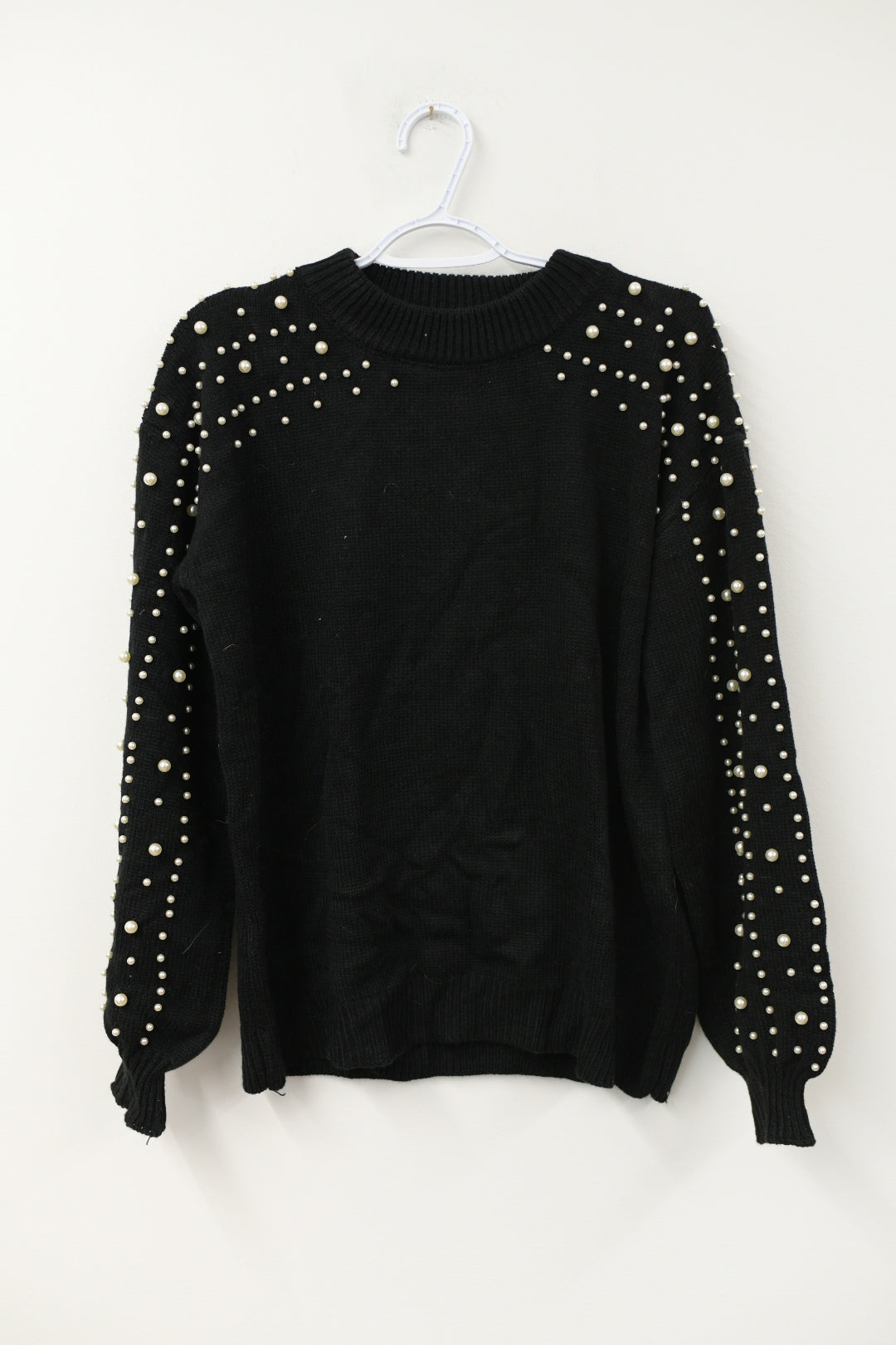 Pearl sleeved sweater Size M / EUC