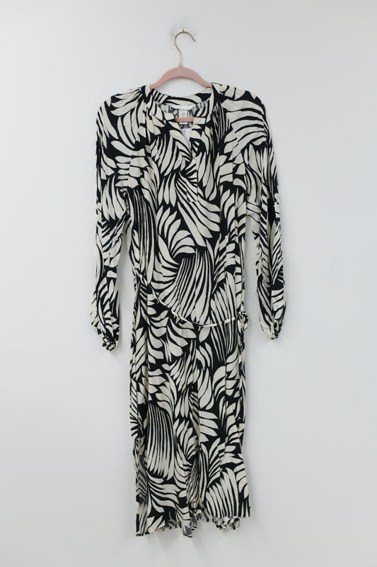 H&M long sleeve midi dress Size XS / NWT