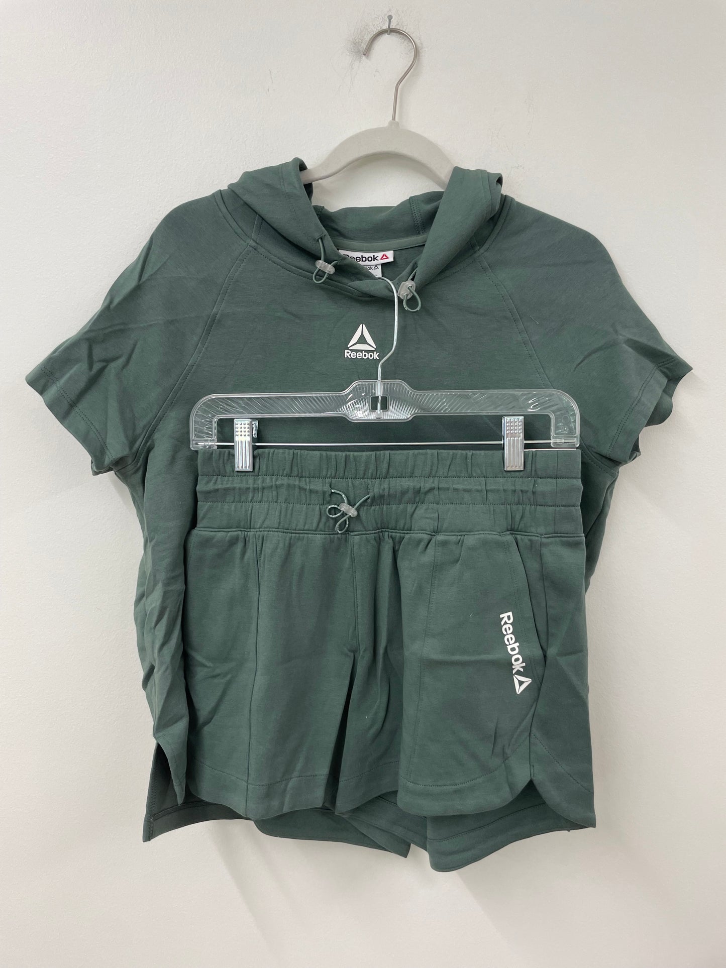 Reebok cropped short sleeve hoodie set /EUC