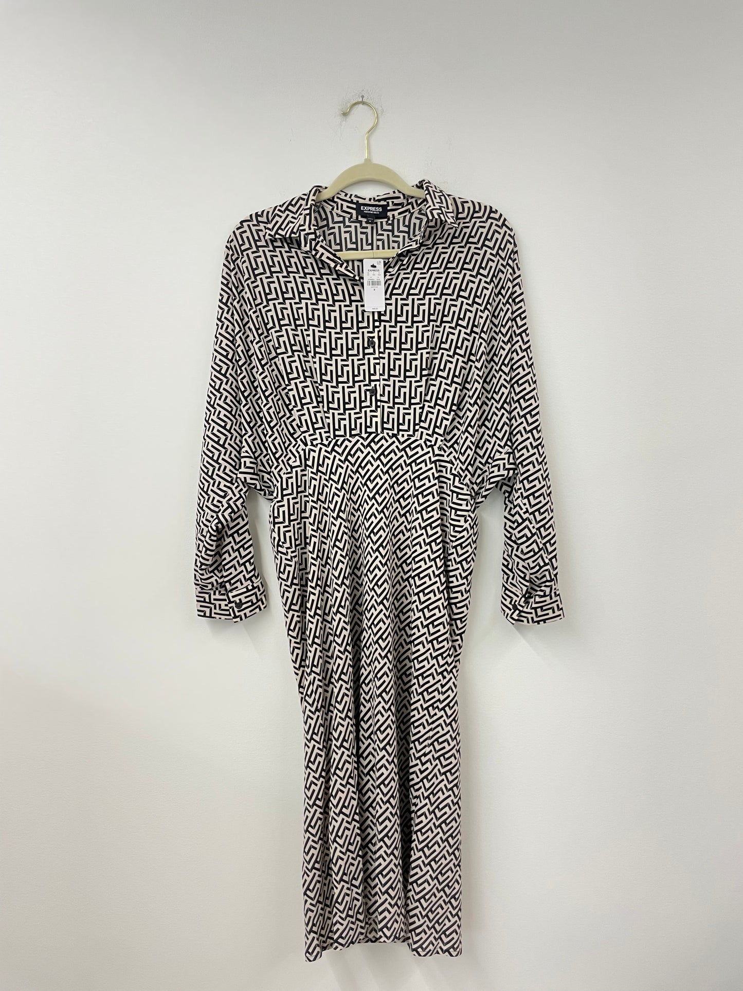 Express printed 1/2 button up portofino  midi dress Size M / NWT