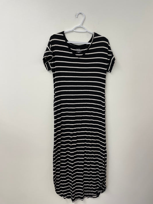 Time and Tru t-shirt midi dress Size S / EUC