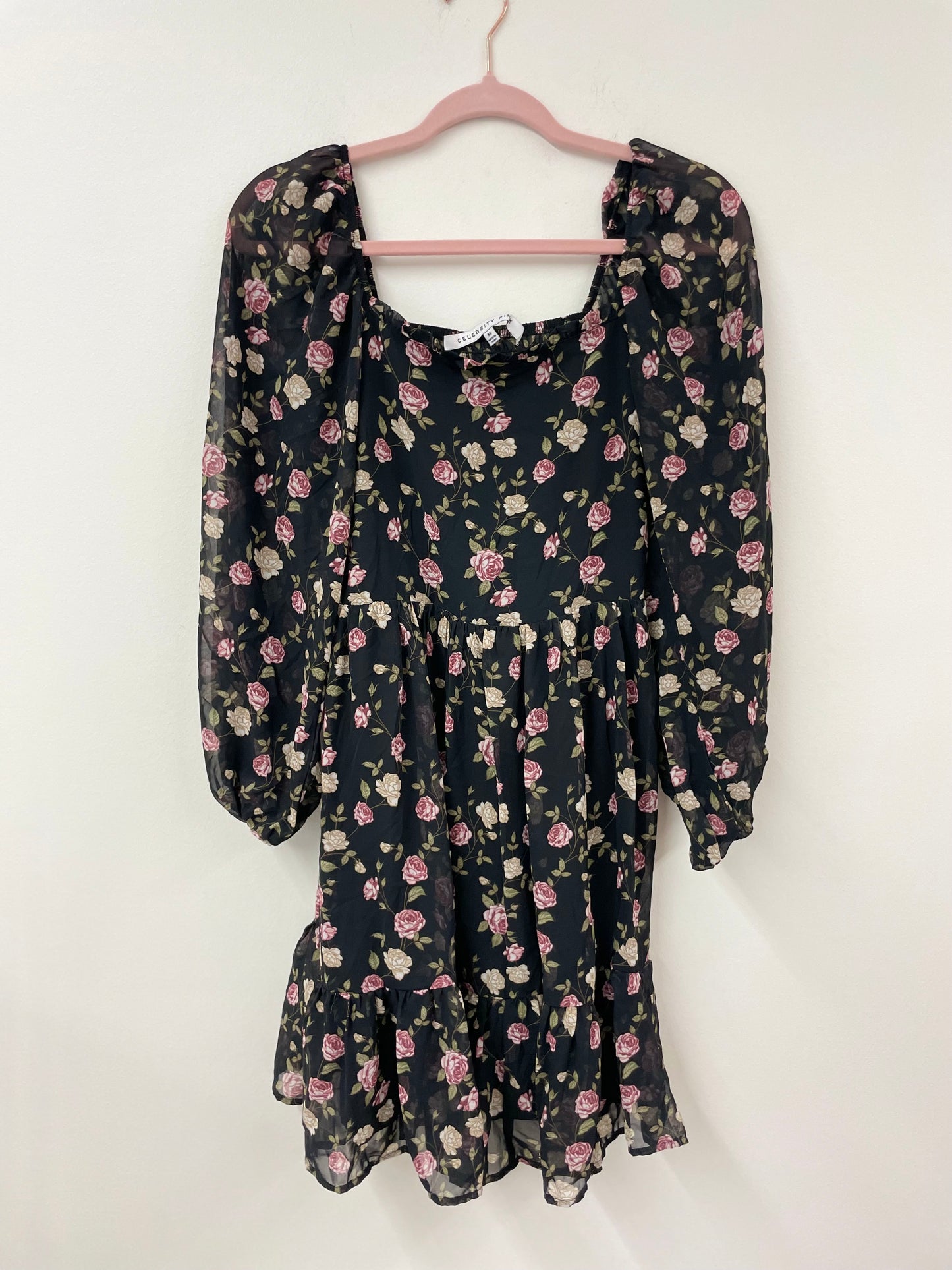 Celebrity Pink Long sleeve mini dress Size M / EUC