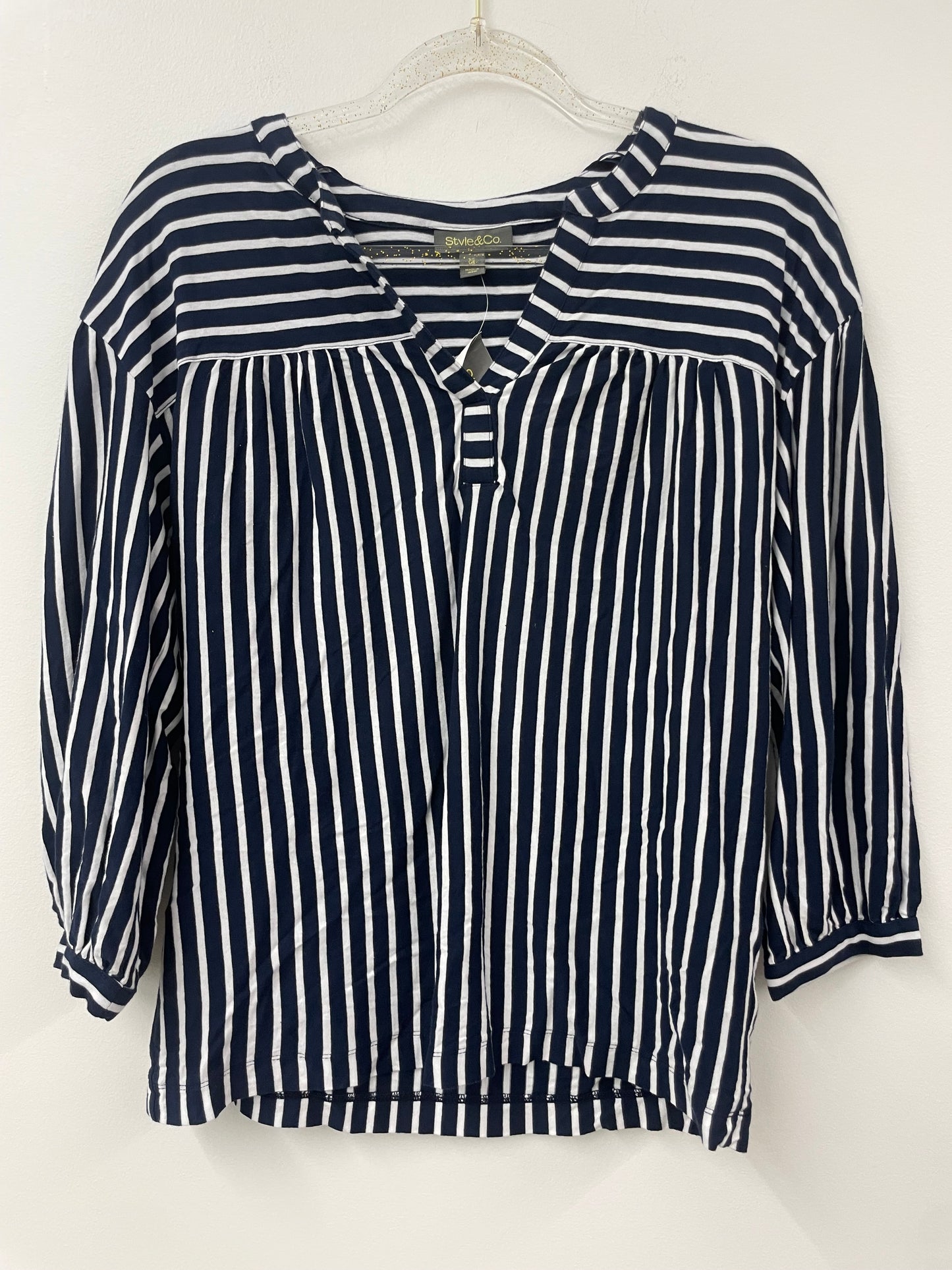 Style & Co. 3/4 sleeve v-neck top Size XS / NWT