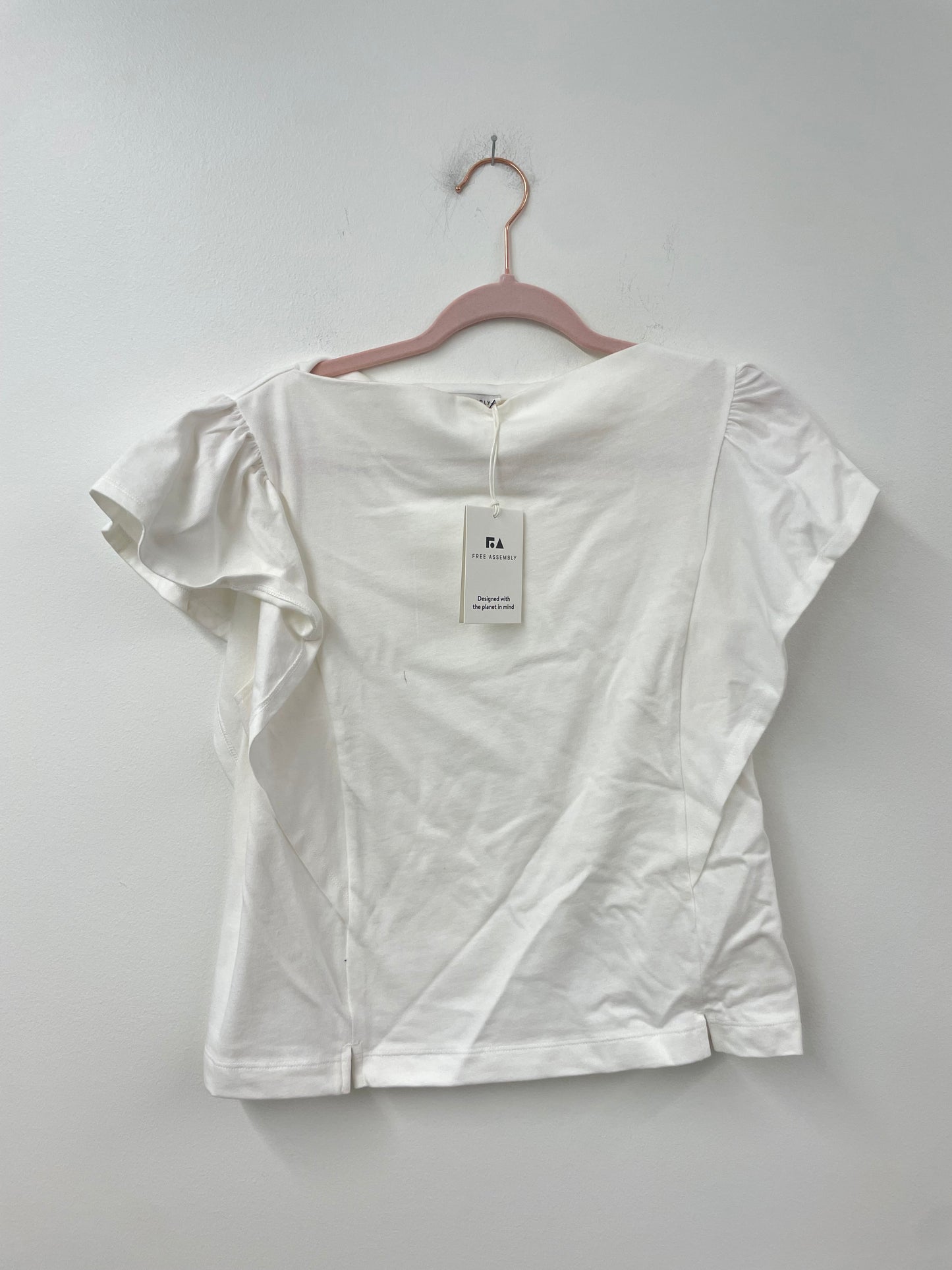 Free Assembly flutter tee Size S / NWT