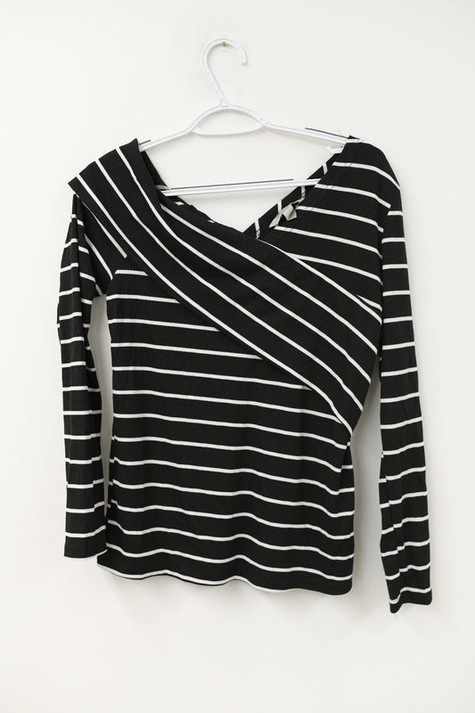 Nine Eight off the shoulder top Size M / EUC