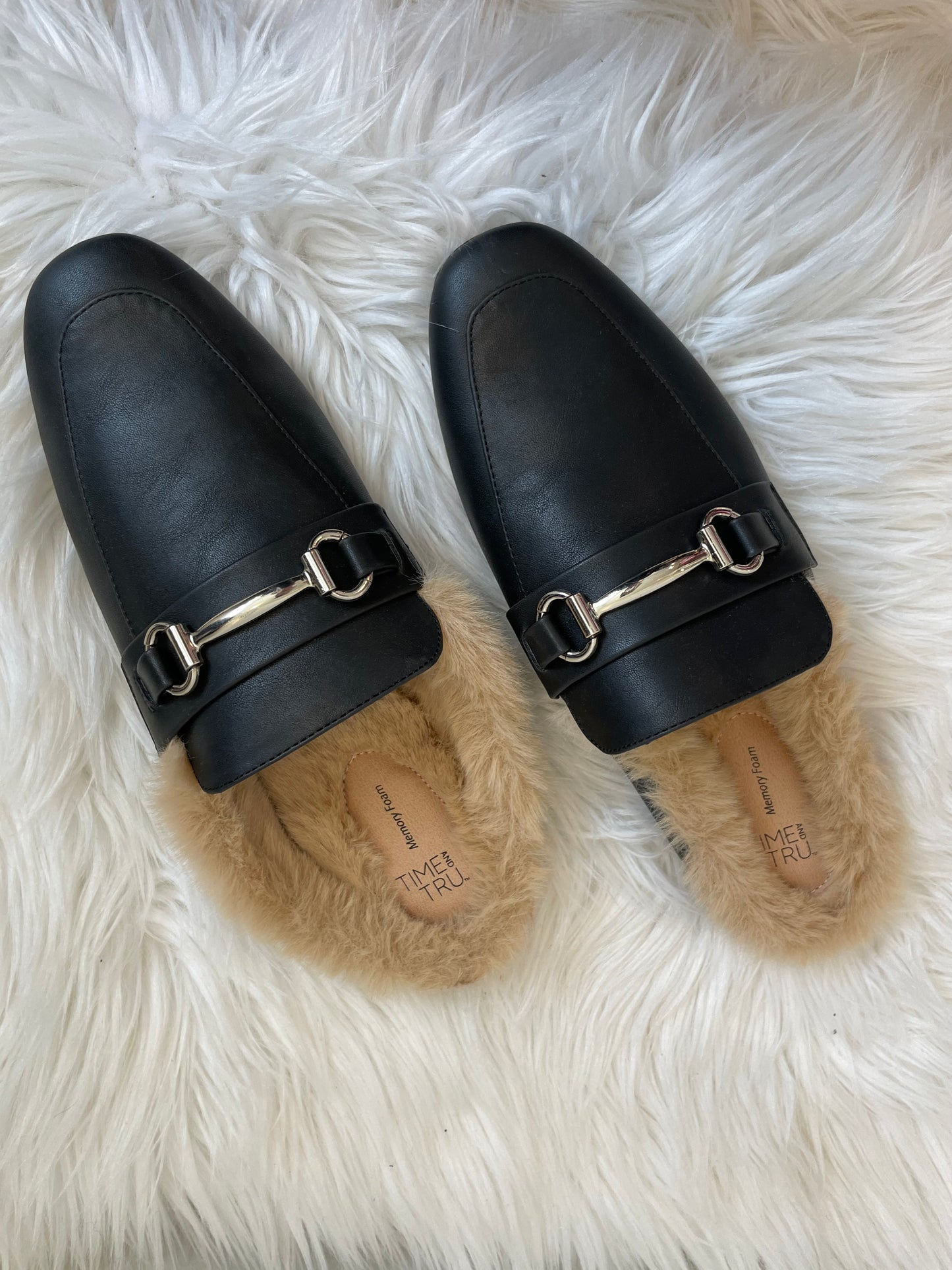 Time and Tru fuzzy slip on Size 9