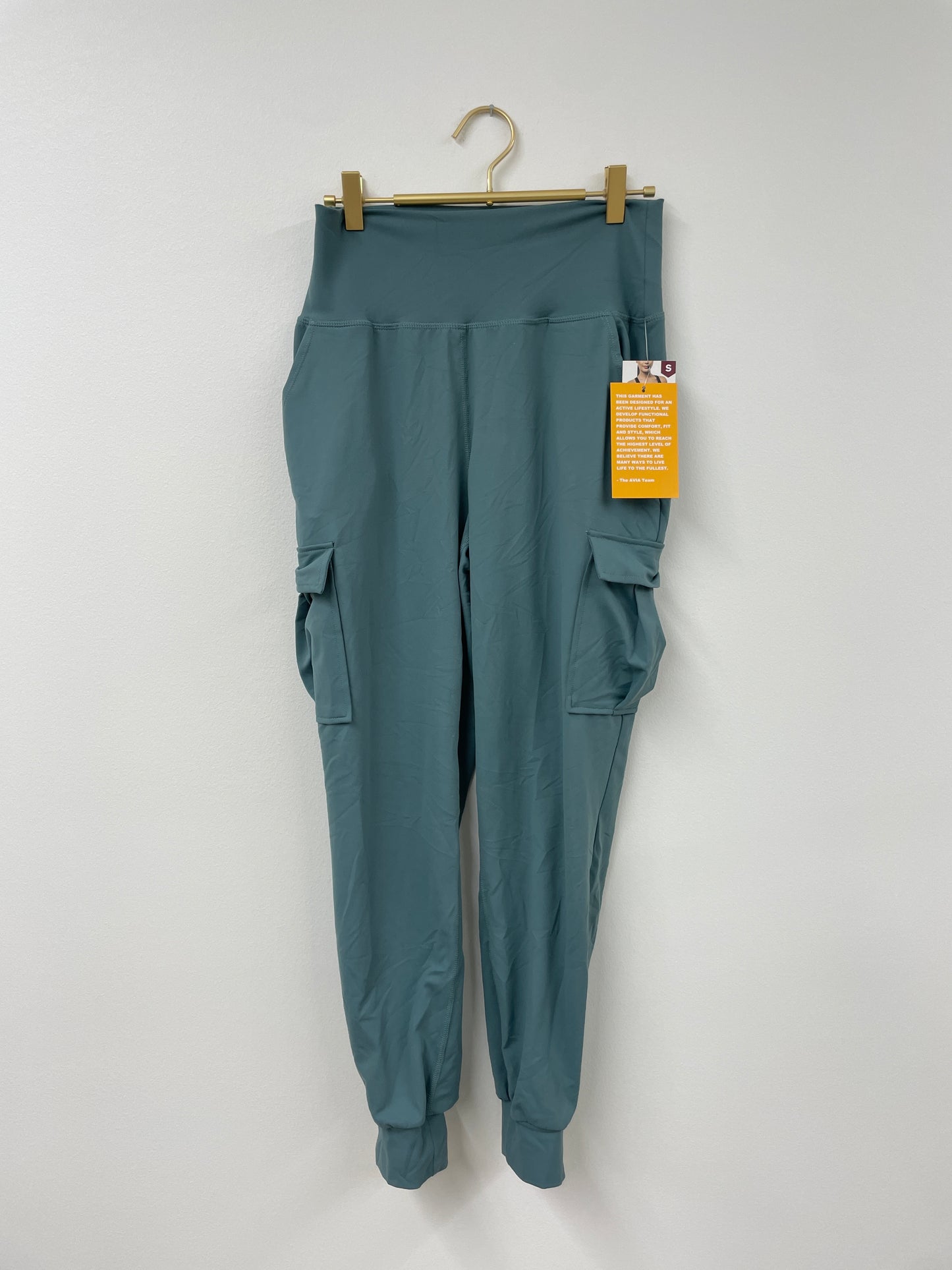 Avia yoga cargo joggers Size S / NWT