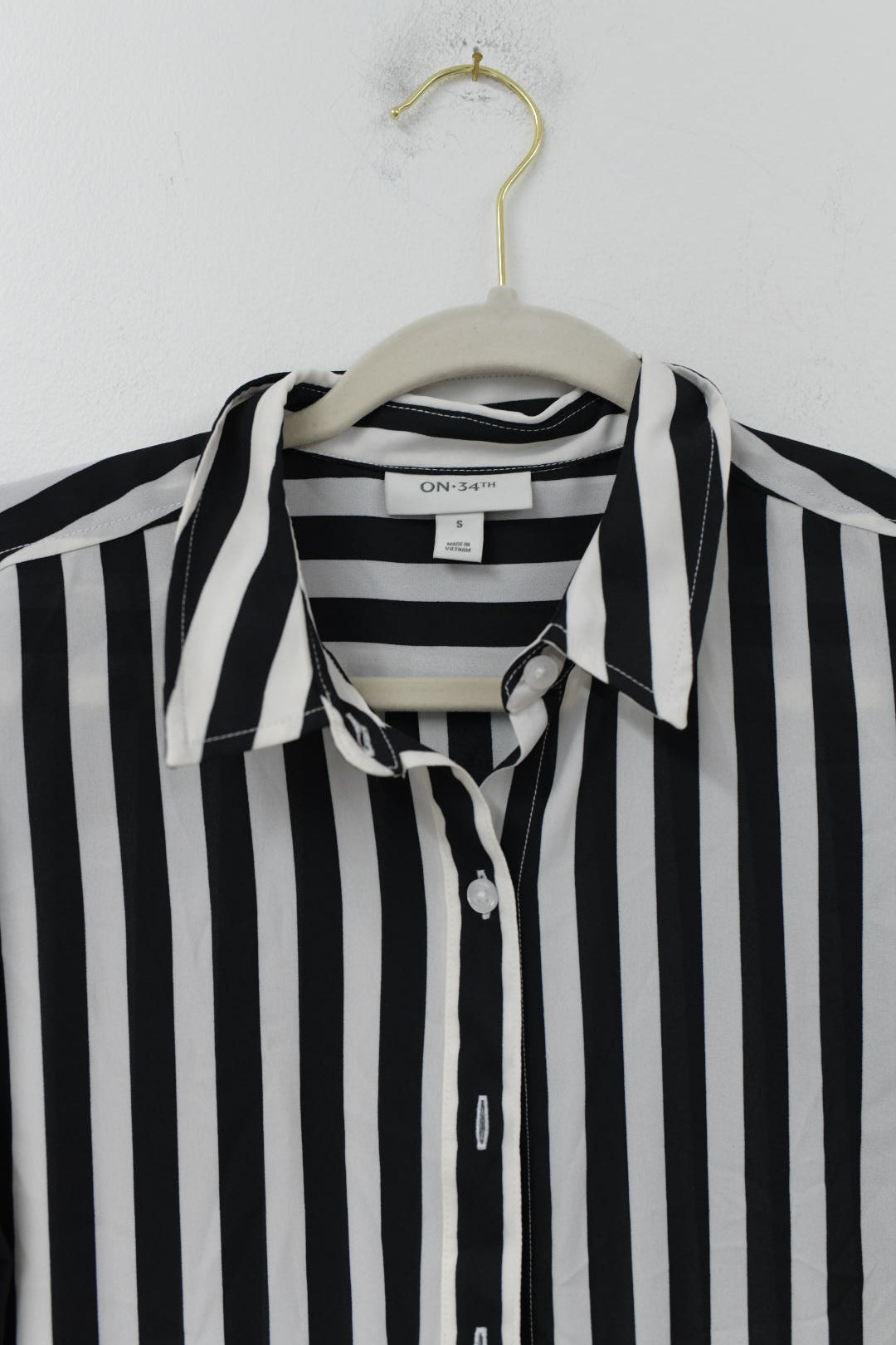 On 34th Street button up blouse Size S / EUC