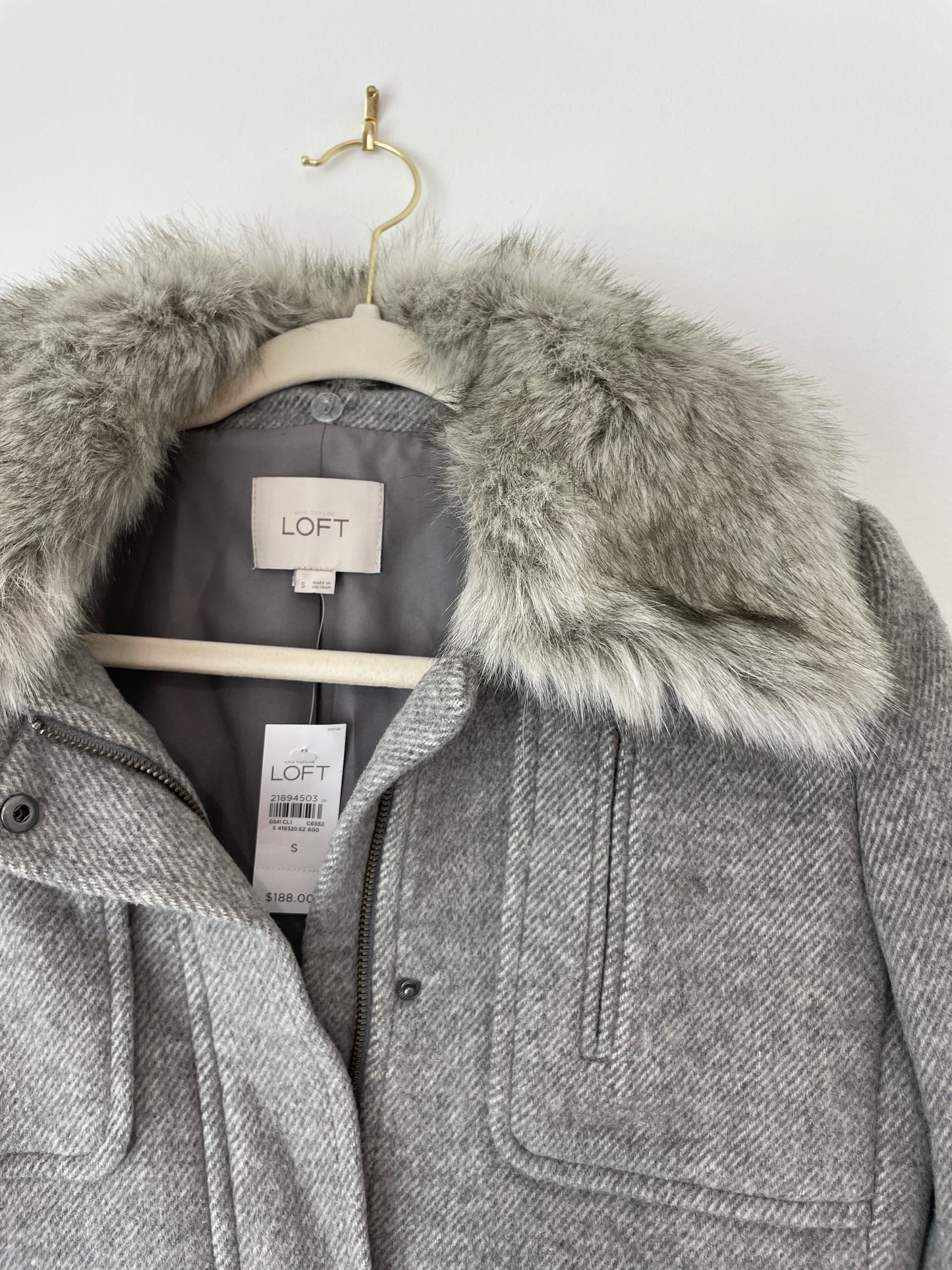 Loft winter coat with Faux fur collar / Size S / NWT