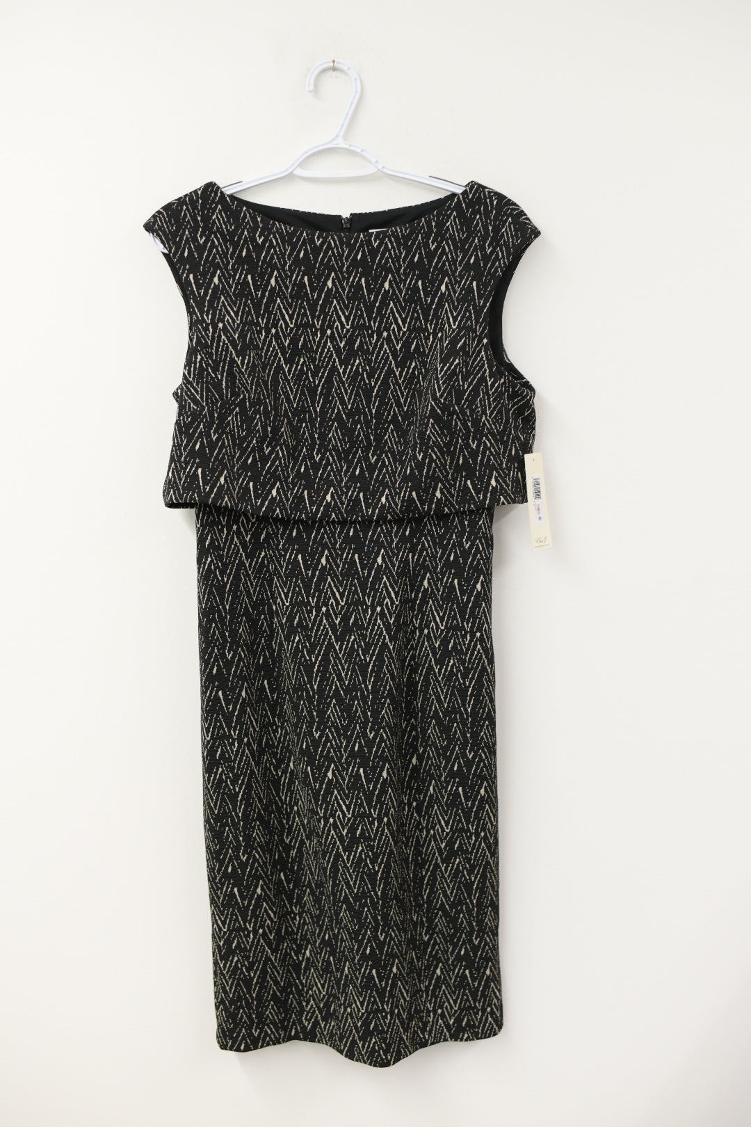 Eliza J.  sleeveless midi dress Size 6/ NWT