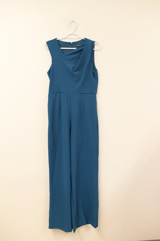 Julia Jordan sleeveless jumpsuit Size 6/ EUC