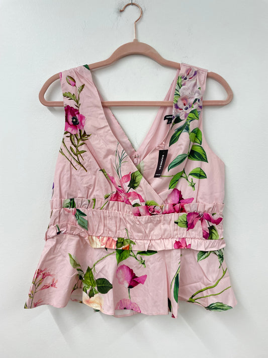 Express sleeves top Size M /NWT fits like a S