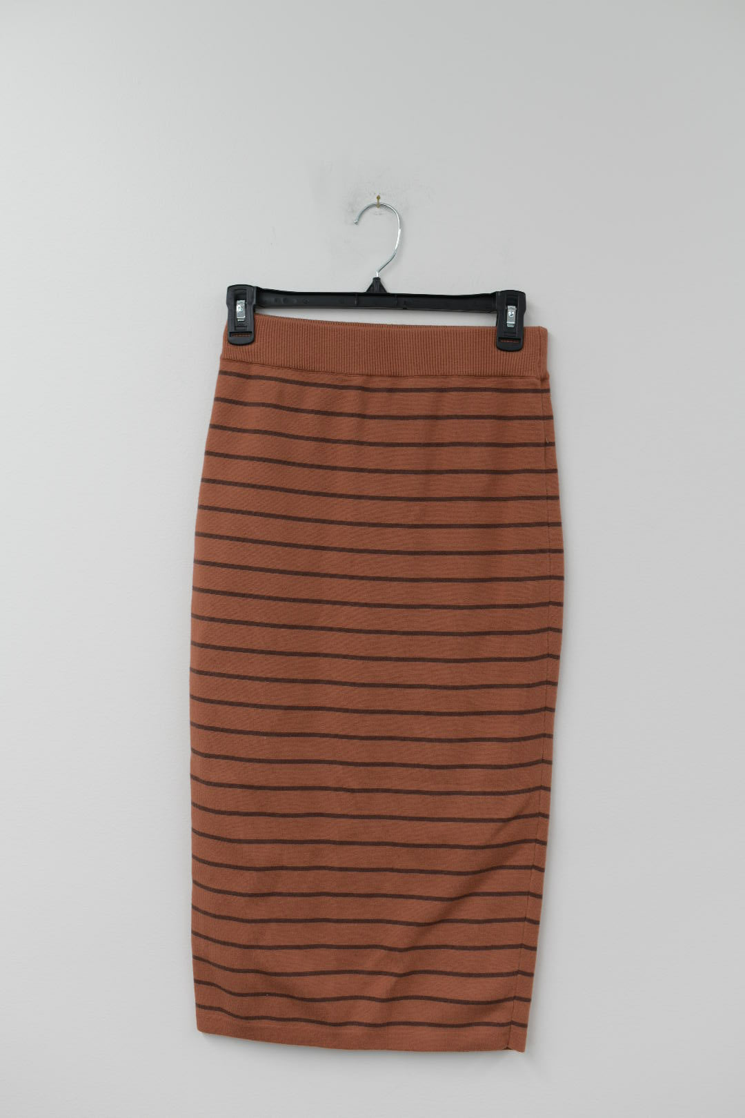 Pretty Gardens sweater /midi skirt set Size S / NWT