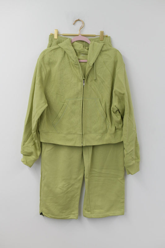 No Boundaries zip up jacket Size XL /sweatpants Size S set  /EUC