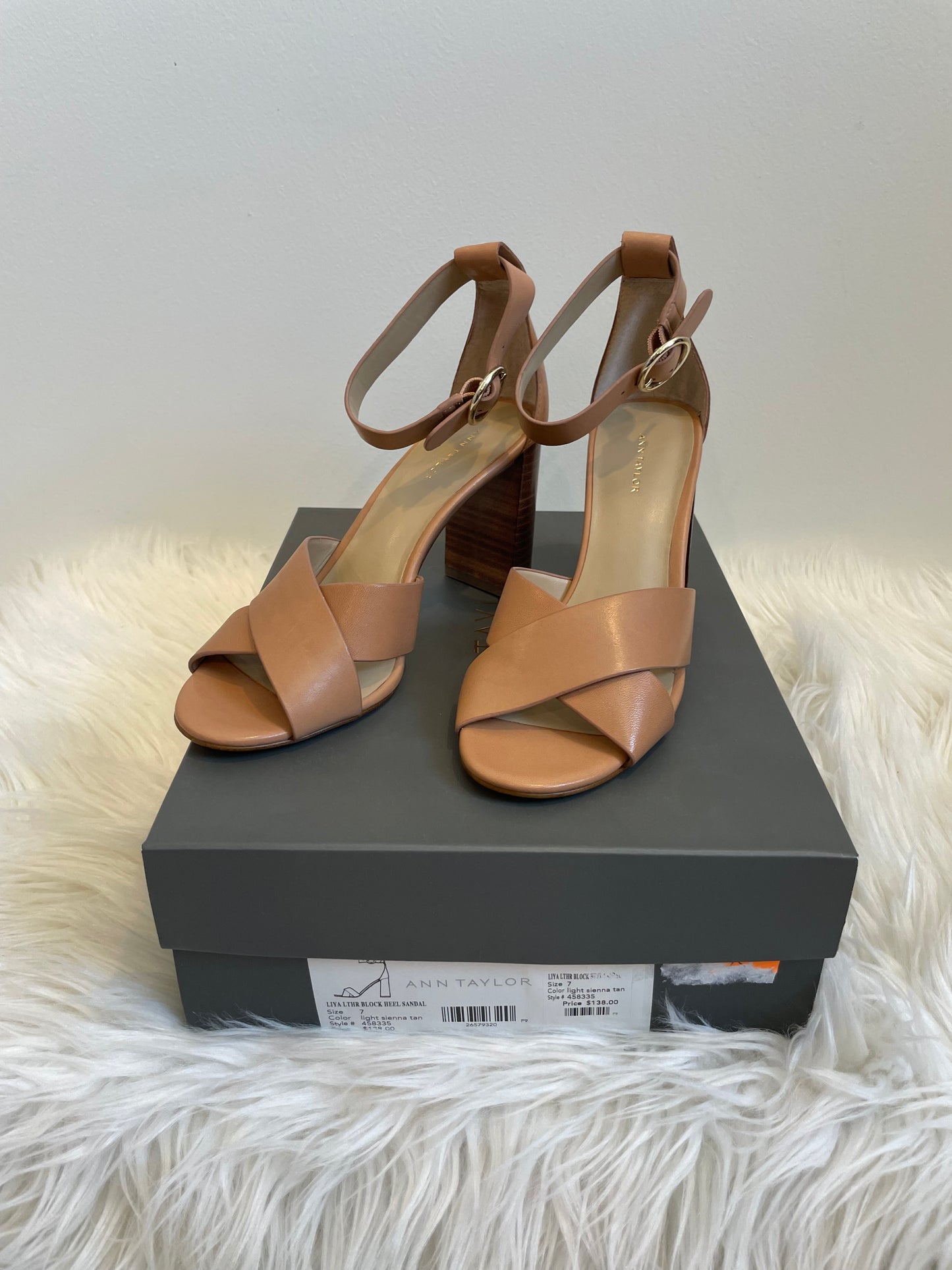 Ann Taylor leather block heel sandals Size 7