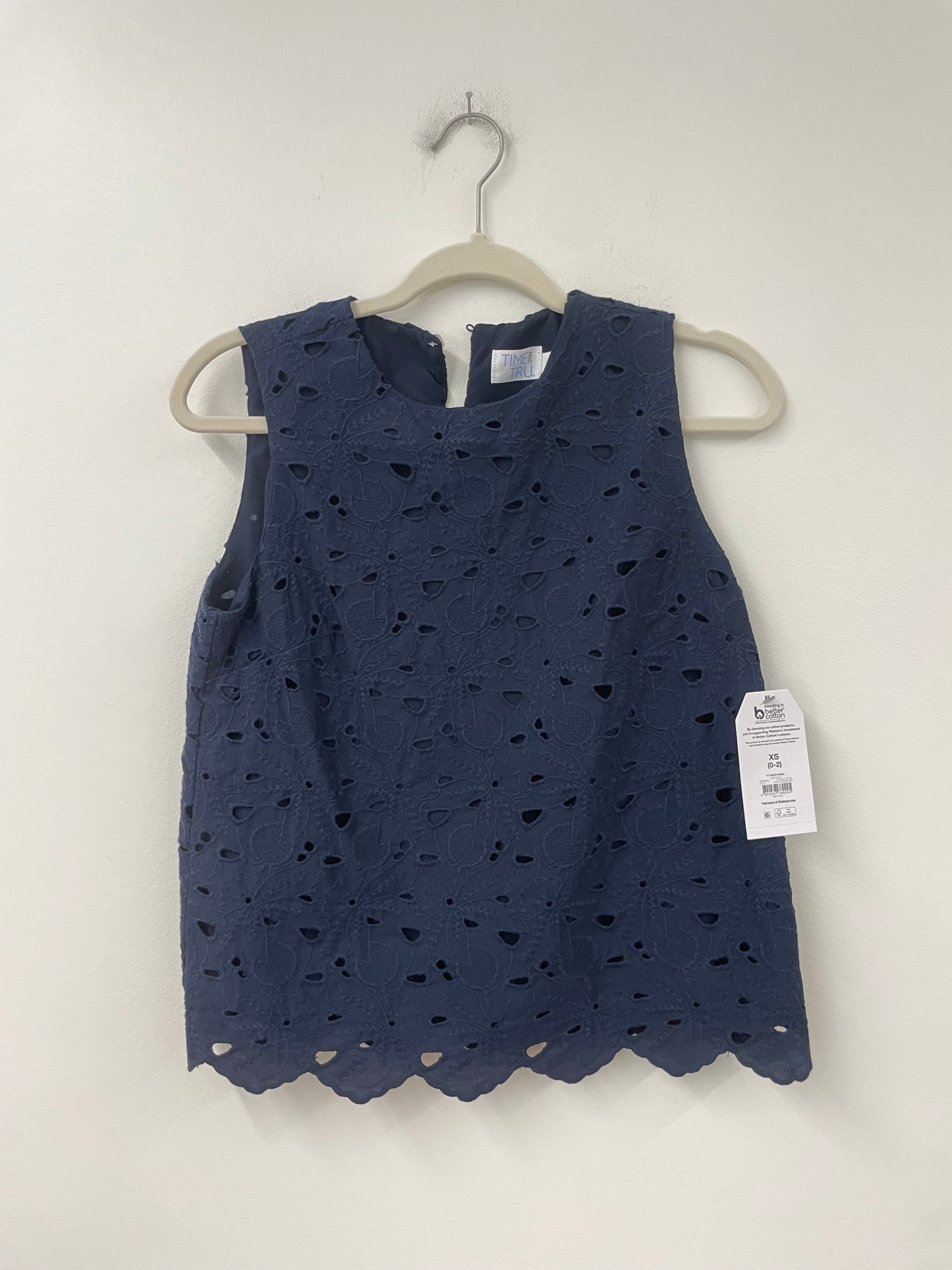 Time and Tru sleeveless eyelet top Size XS/ NWT