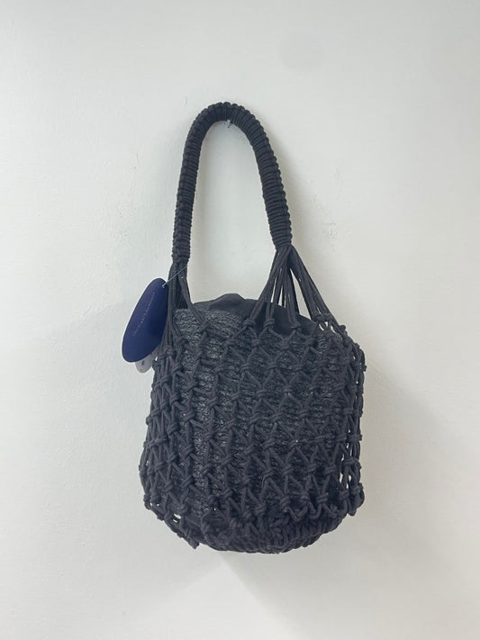 Scoop macrame straw bag