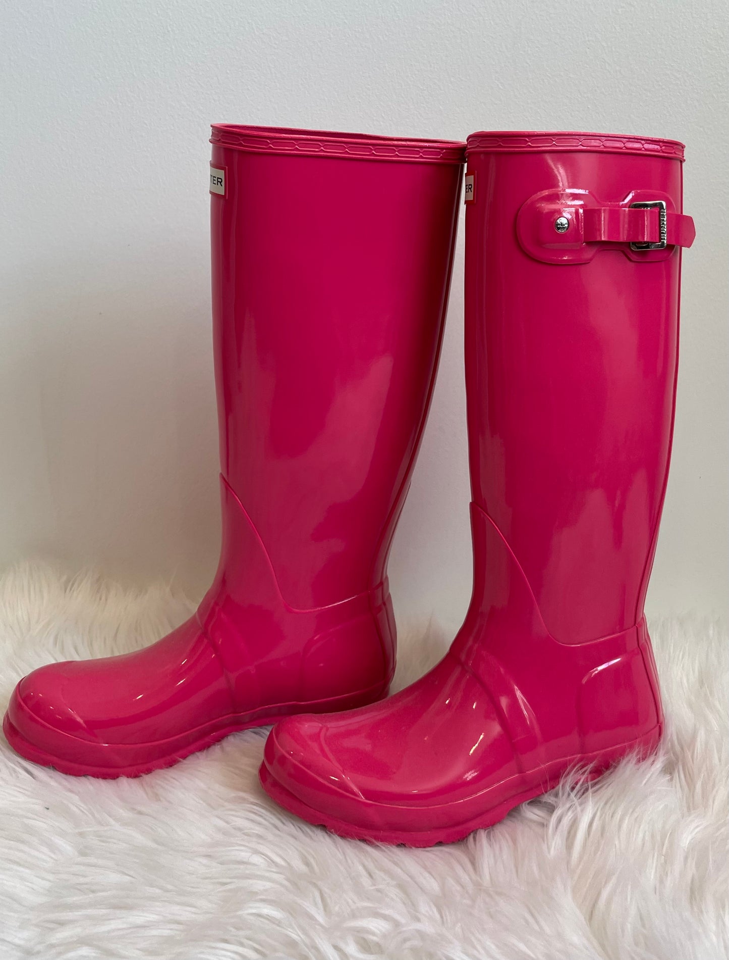 Hot pink Hunter rain boots Size 7