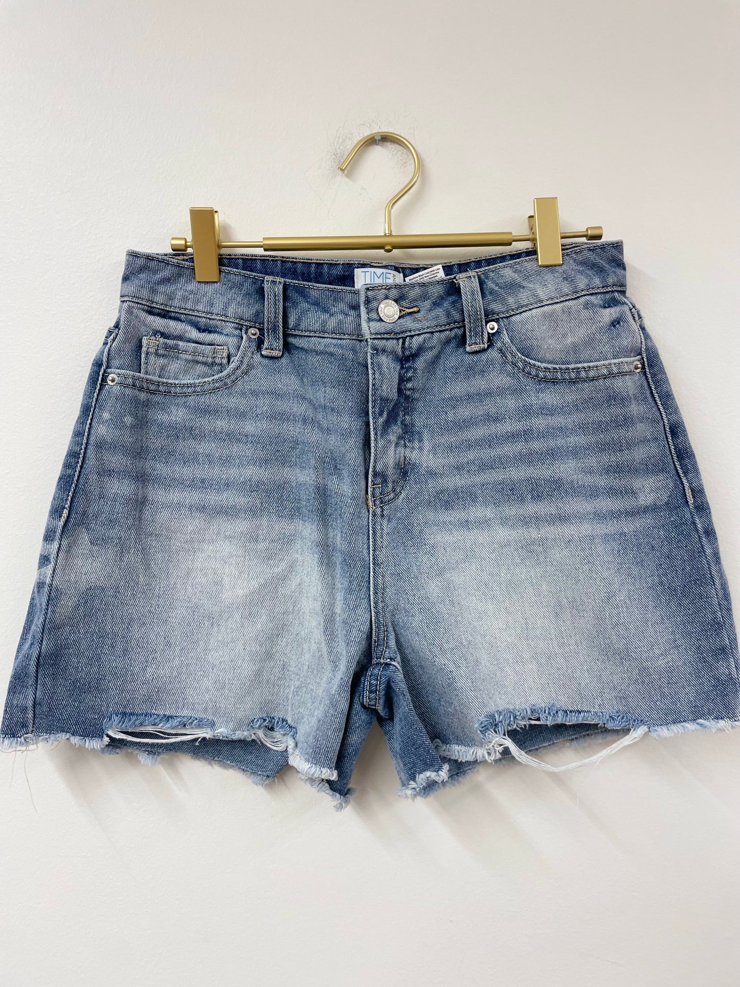 Time and Tru High rise 4” inseam shorts Size 4 / EUC