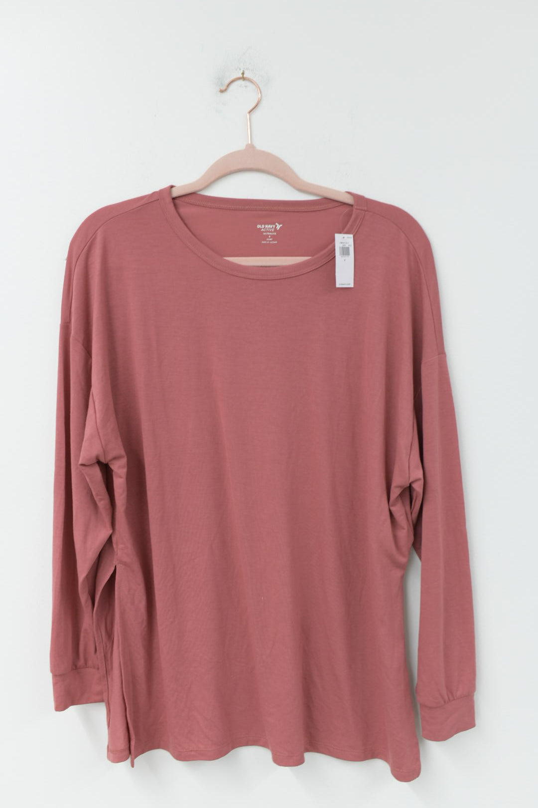 Old Navy active long sleeve Size S / NWT