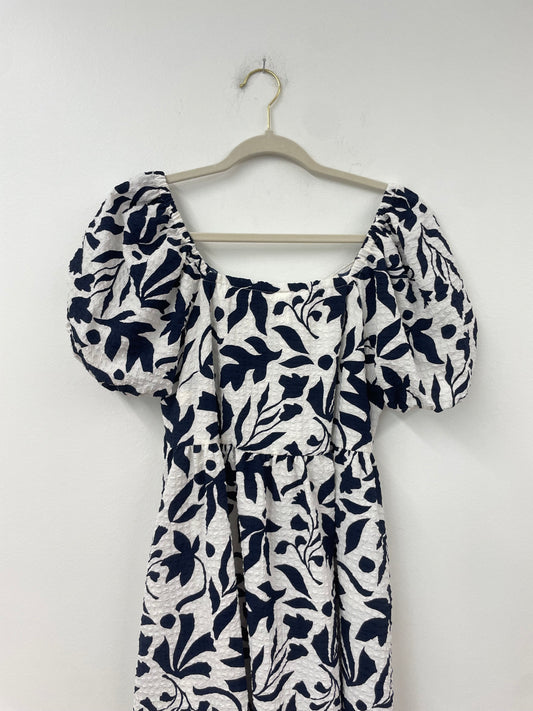 Time and Tru tie back puffed sleeve midi dress Size S /EUC