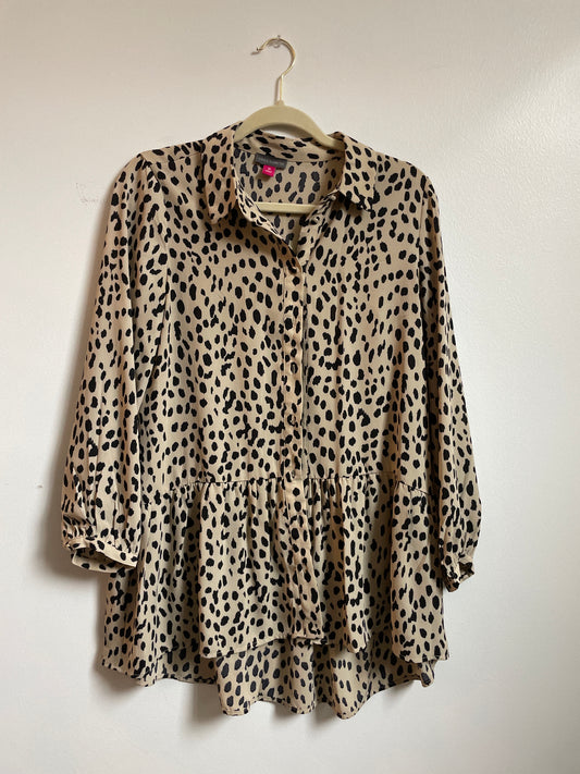 Vince Camuto button down long sleeve blouse  Size XS \ EUC