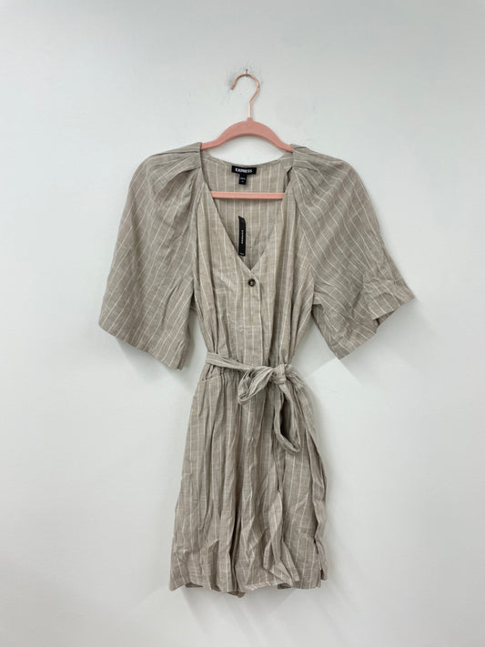 Express short sleeve jumper dress Size M / NWT
