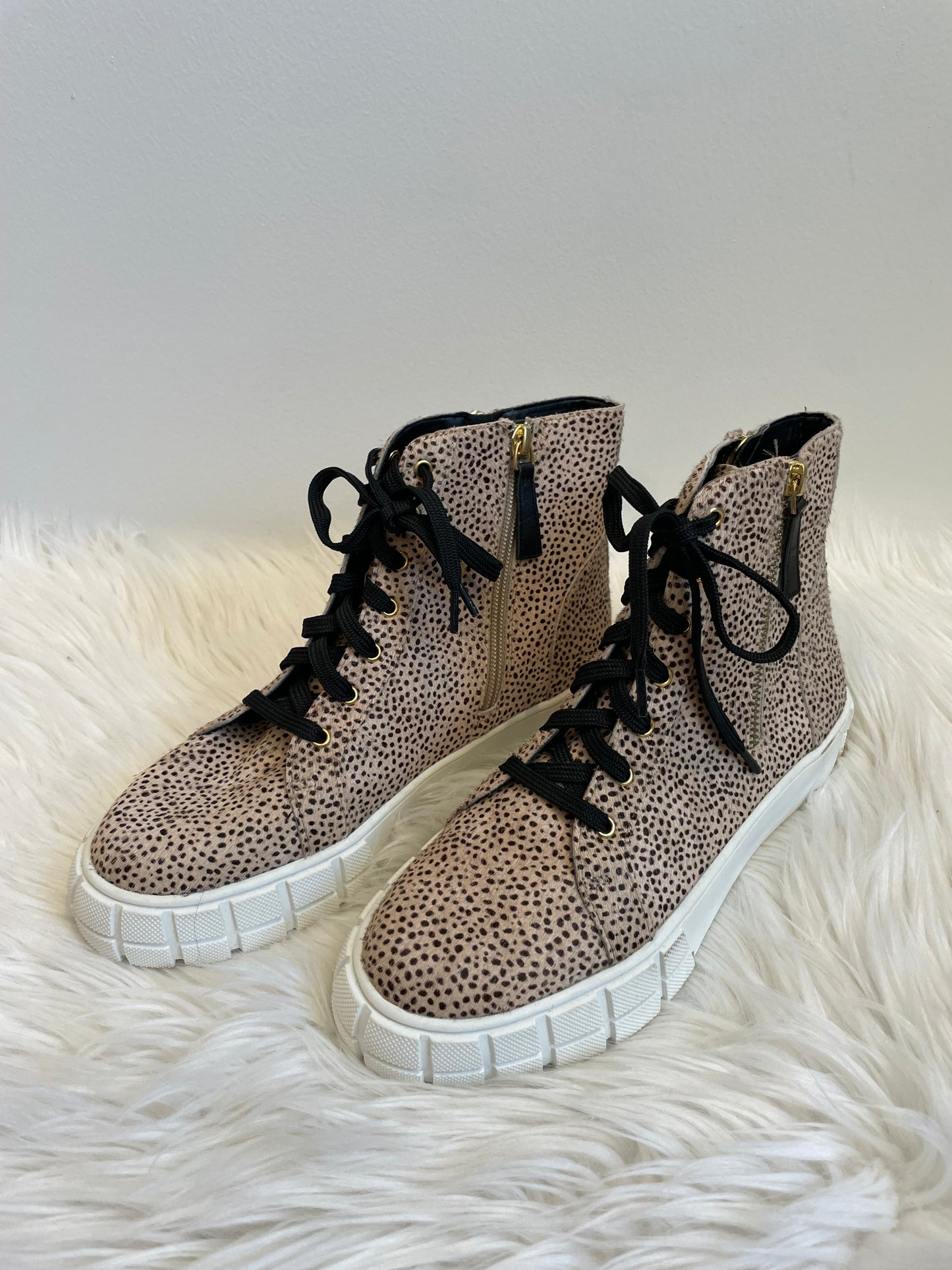 Linea Paola high top leopard print sneakers Size 8.5 new