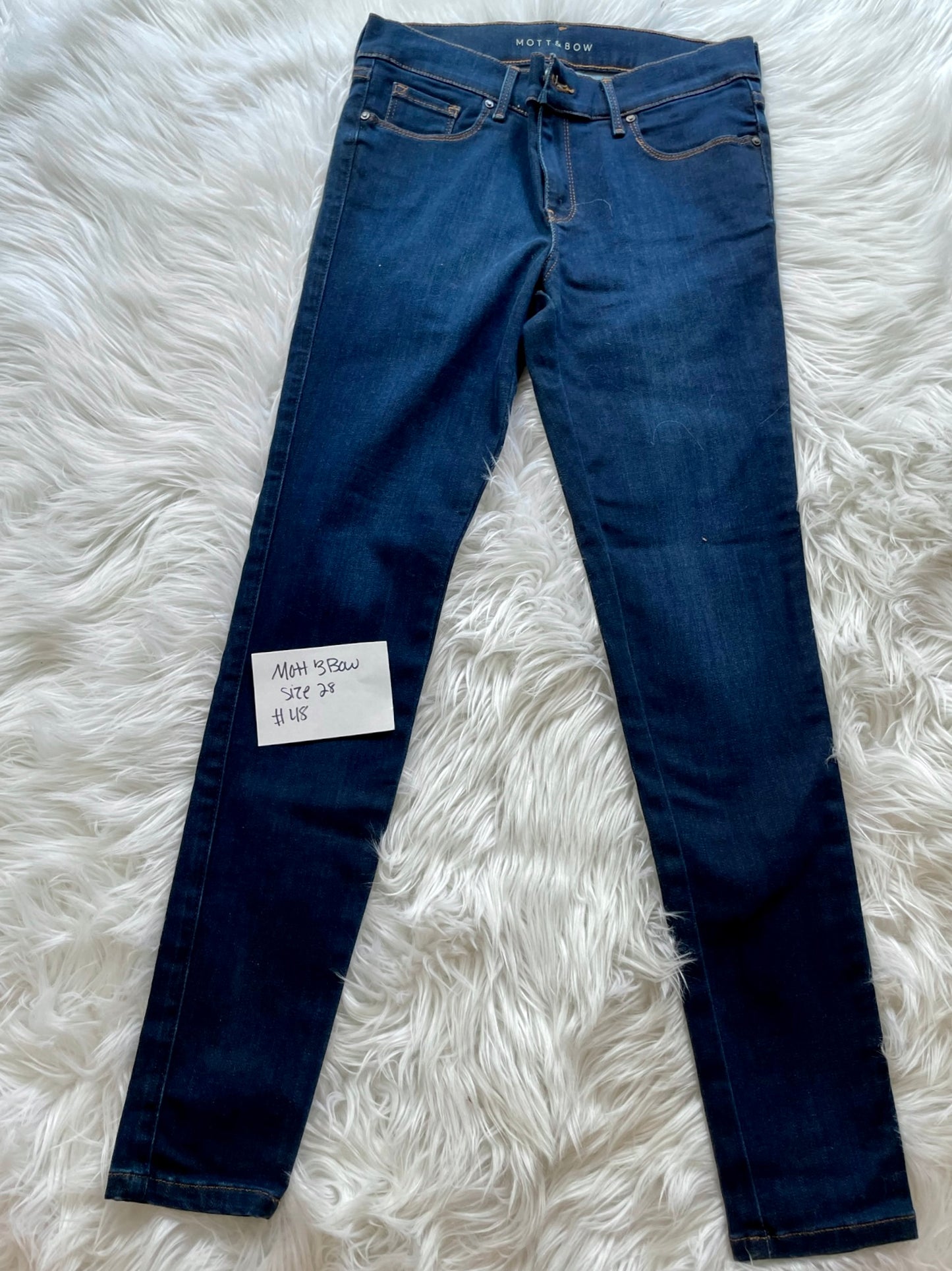 Mott & Bow Size 28/ EUC