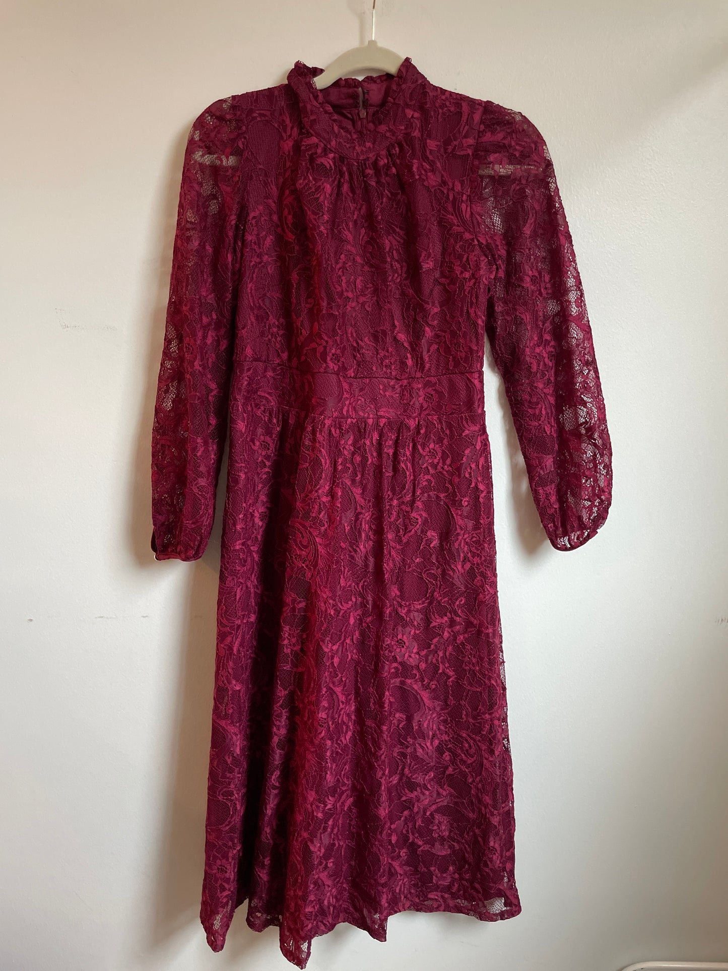 Julia Jordan long sleeve lace midi dress / Size 4 / EUC