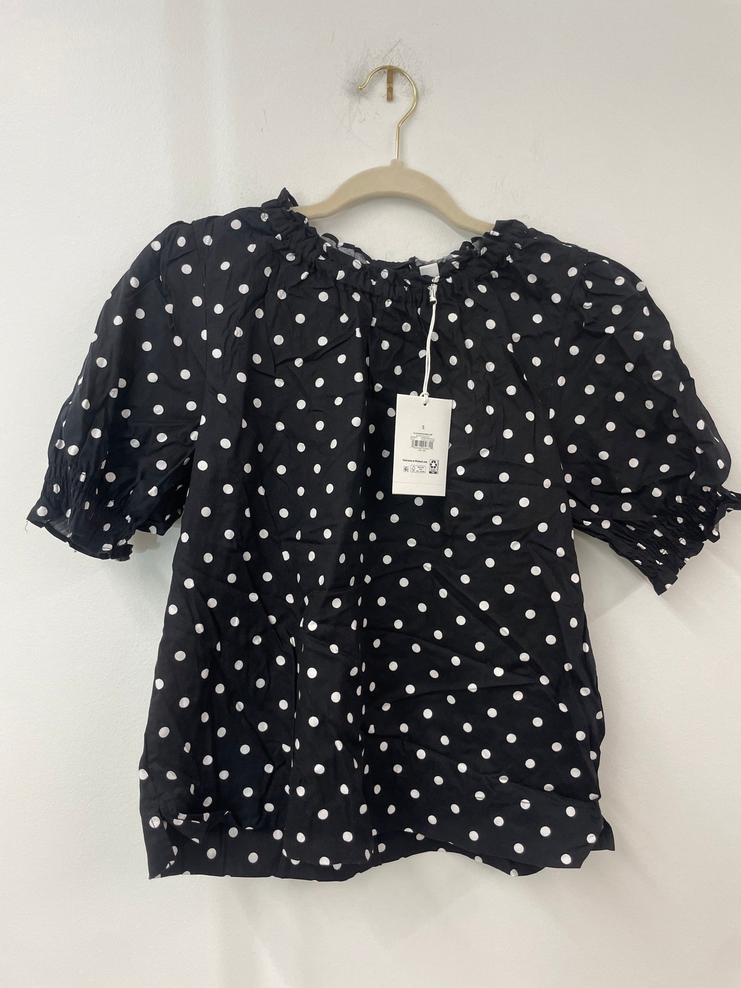 Free Assembly puffed sleeve top Size S / NWT