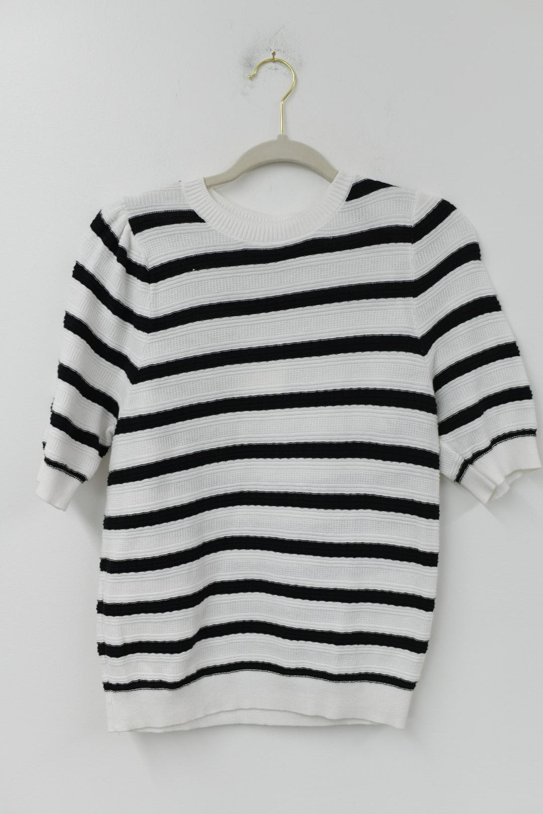Free Assembly puff shoulder sweater shirt Size S / NWT