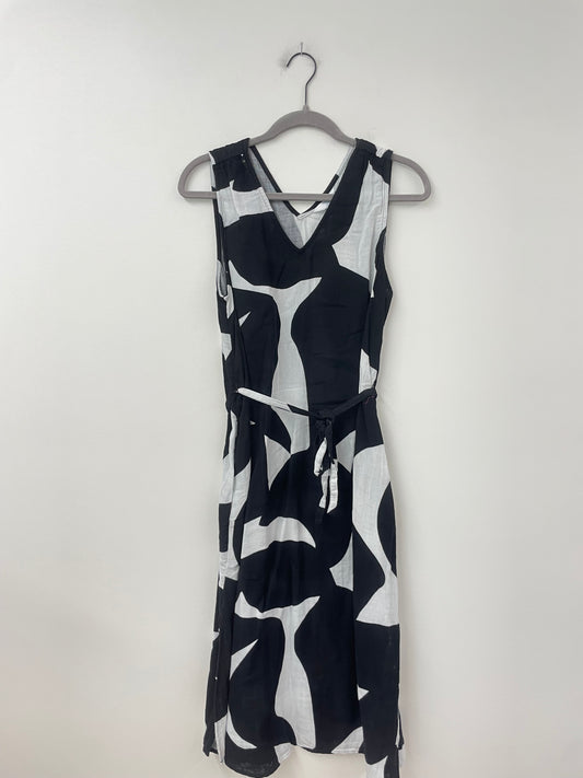 Time and Tru v-neck midi dress Size S/ NWT