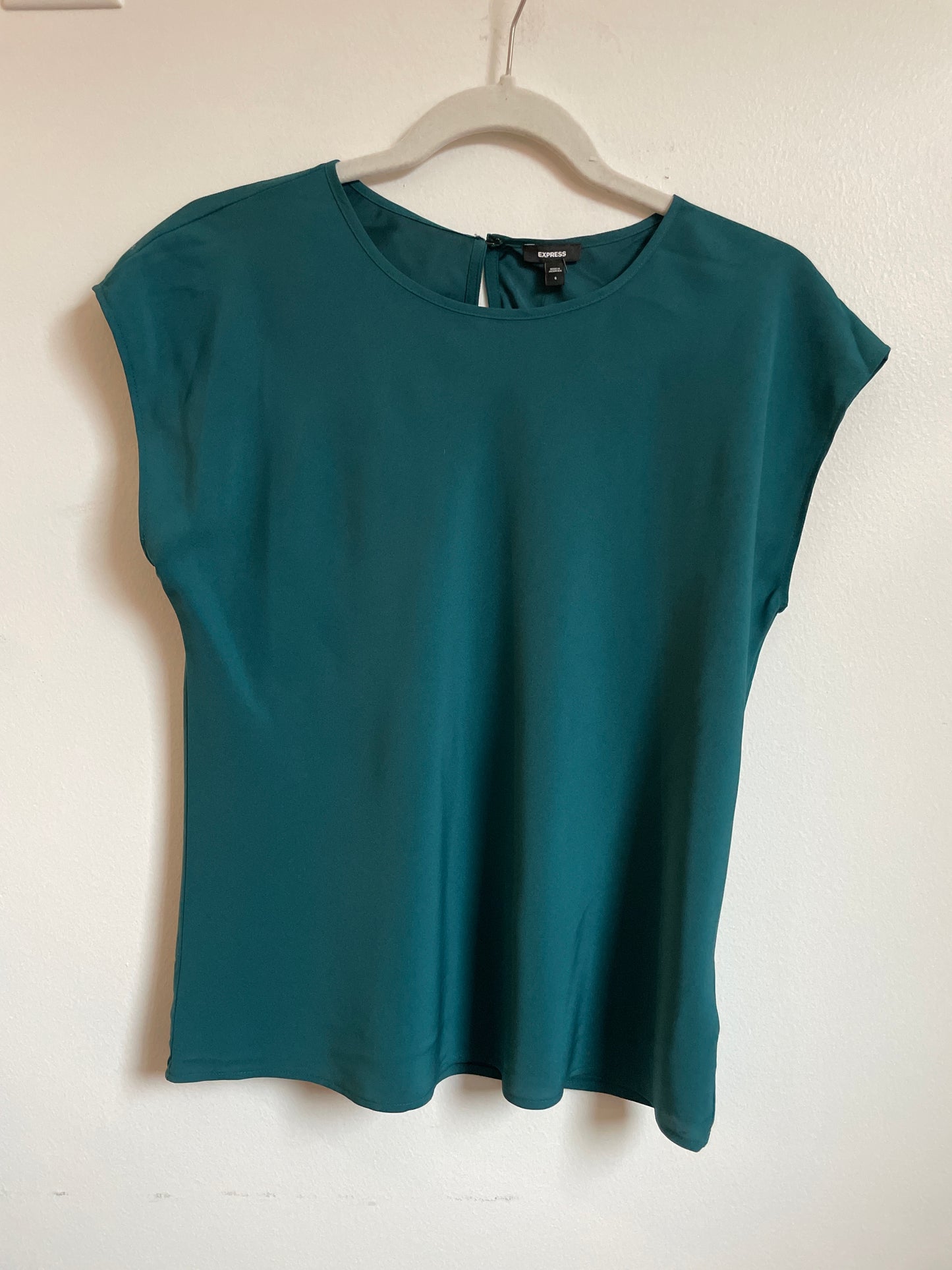 Express sleeveless top Size S / NWT