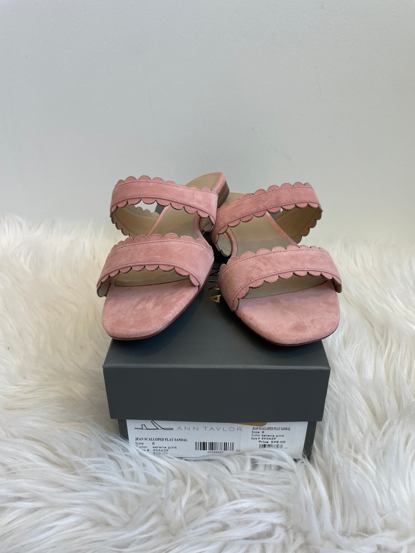 Ann Taylor Jean Scalloped Flat Sandals Size 8