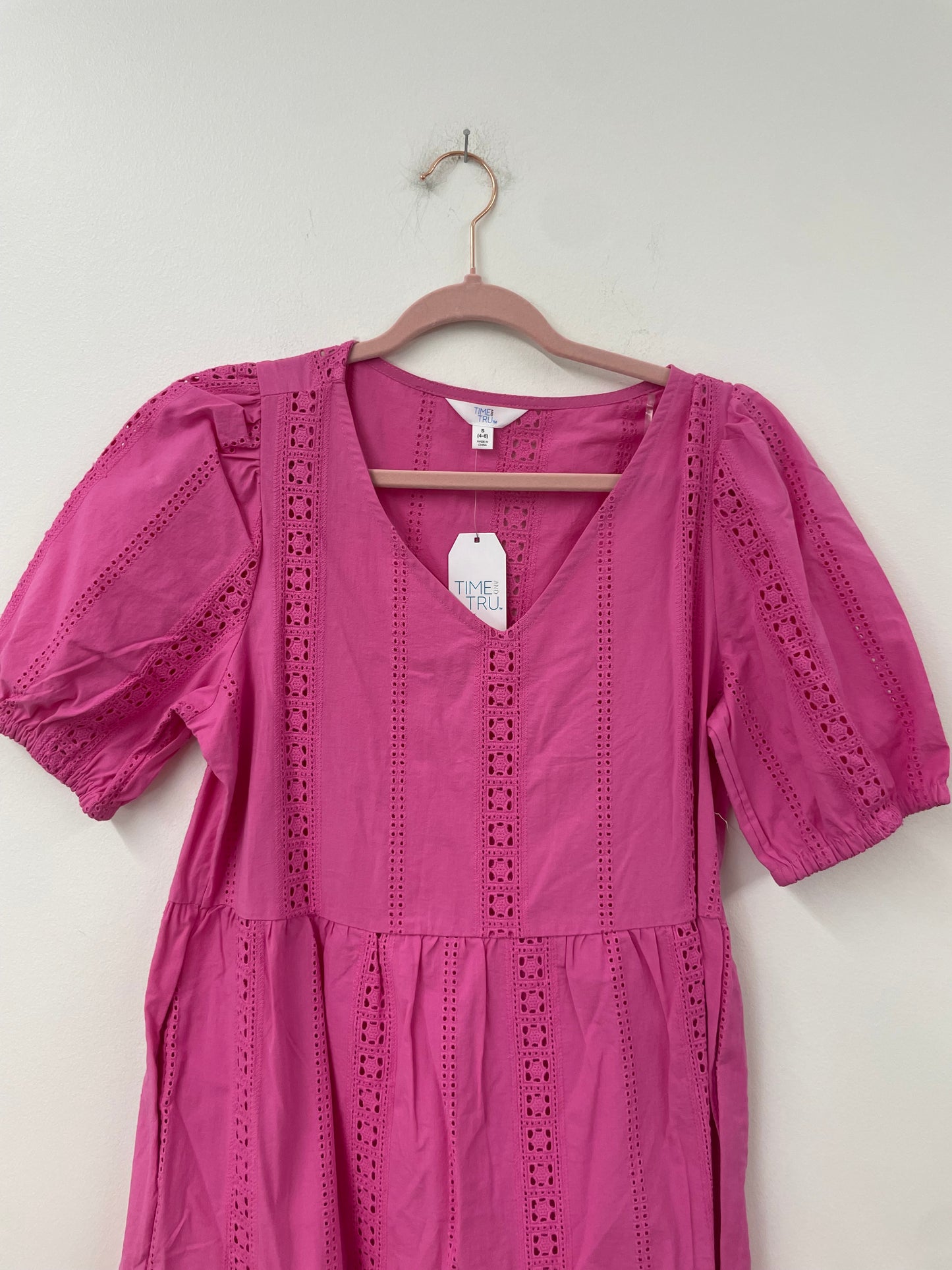 Time and true eyelet detail v neck mini dress Size XS / EUC