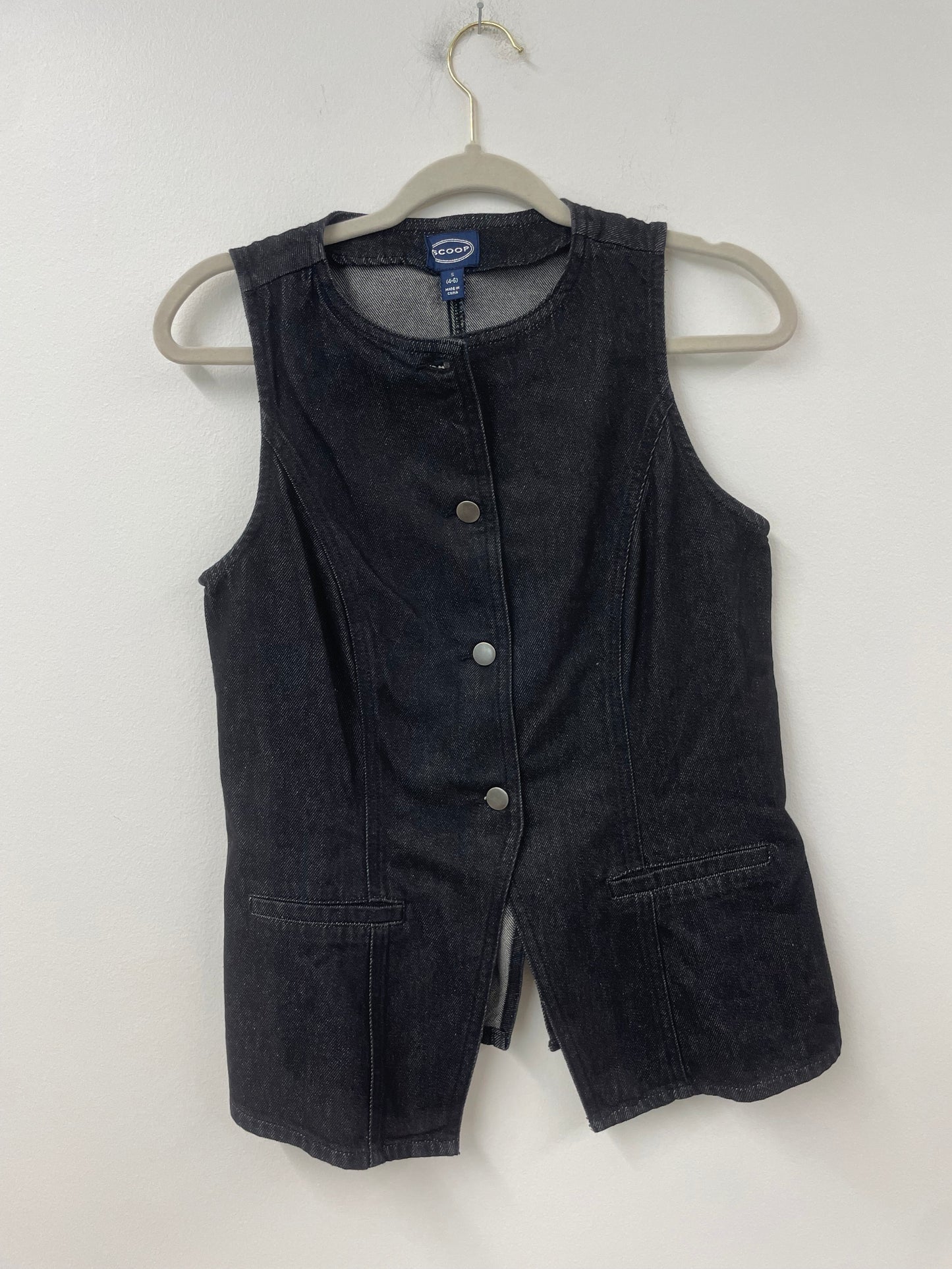 Scoop vest and skirt set Size S / NWT