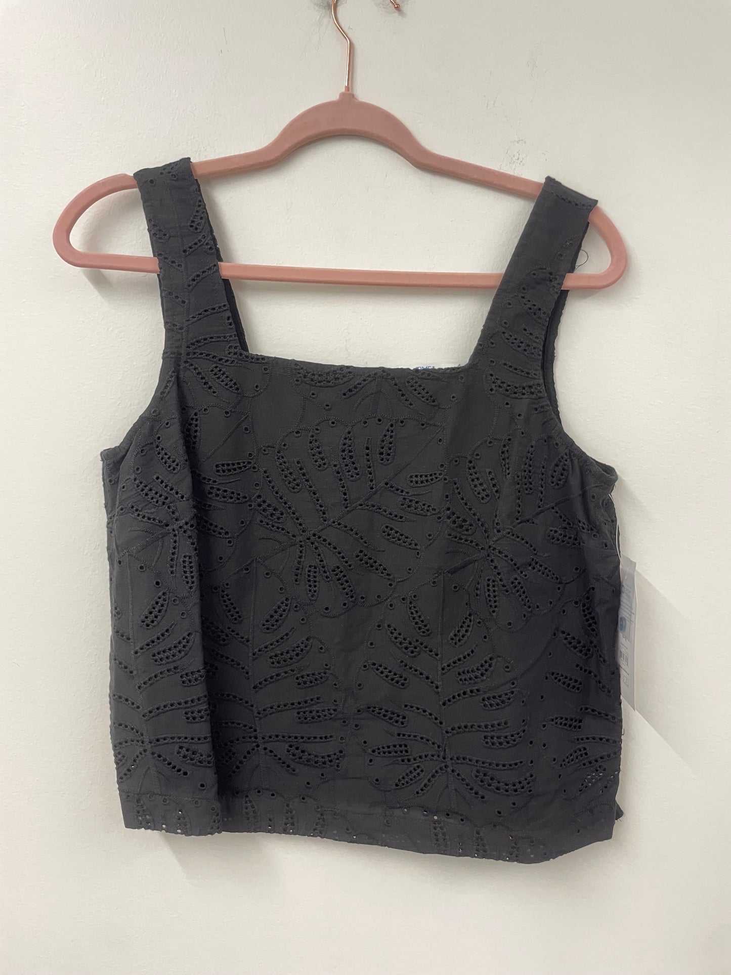 Time and Tru  eyelet leaf tank Size S/ NWT