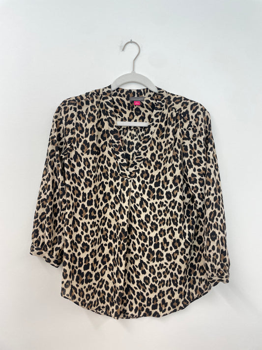 Vince Camuto 3/4 sleeve v neck blouse Size S / EUC