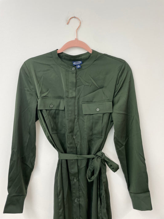Scoop long sleeve button down midi dress with tie waist Size S / EUC
