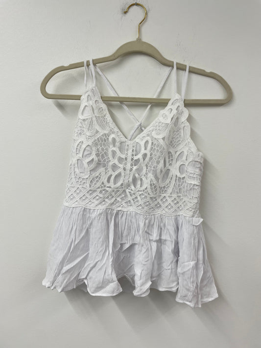 Jessica Simpson crochet top  Size S /NWT